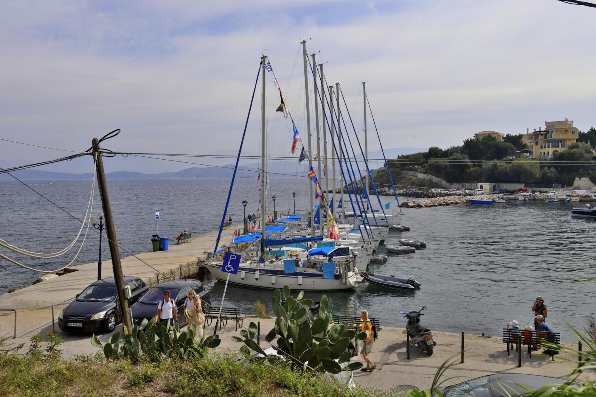 Kassiopi Seafront Elegant Apartments Exterior foto